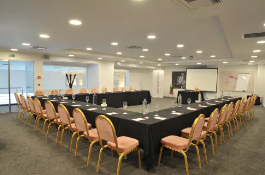 Athenaeum Grand Hotel Избранное Photos