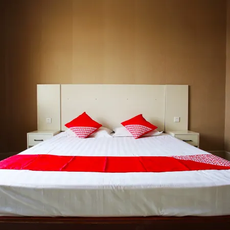Yi yuan zibo jinniu business hotel