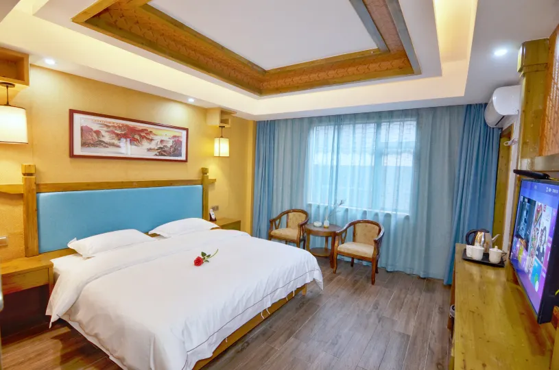 Ruiyuan Hotel (Zhangjiajie West High-speed Railway Station)