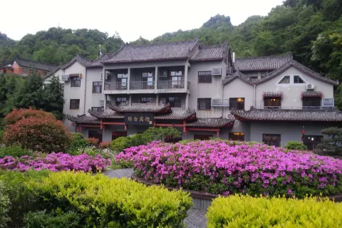 Qiongtai Hotel