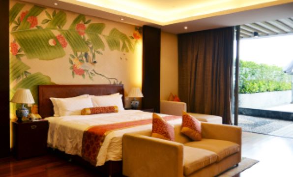 Lotus Hill Yuehai Hotel