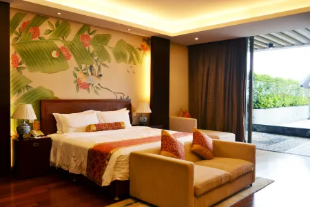 Lotus Hill Yuehai Hotel