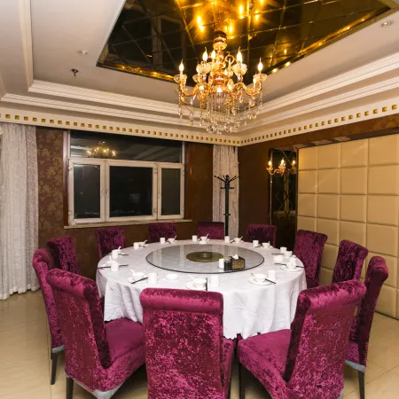 Lanyi Holiday Hotel