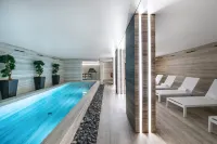9Hotel Paquis - Pool
