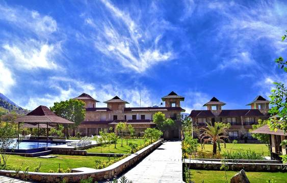 Tree of Life Vantara Resort, Udaipur-Udaipur Updated 2022 Room  Price-Reviews & Deals | Trip.com