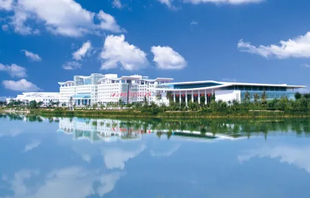 Yue Hai Hotel Отели рядом с достопримечательностью «Ningxia University(Huaiyuan Campus)»