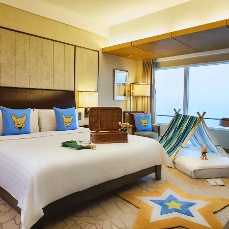 Kerry Hotel Pudong Shanghai Отели рядом с достопримечательностью «Торговый центр Kerry Parkside»