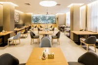 โฮมอินน์ · นีโอ (สถานีรถไฟเทียนจิน ถนนคนเดินอเวนิวปินเจียง)