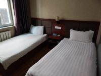 克拉玛依兴隆商务宾馆 - 标准双床房