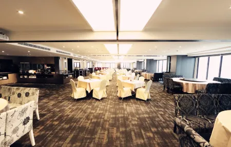 Grand Earl Hotel Отели рядом с достопримечательностью «Пекин-Хаун-Тянь»