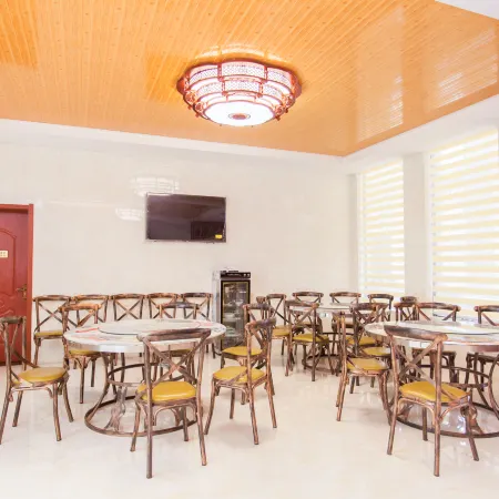 Longtan Grand Canyon Xianglong Fushun Hotel