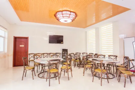 Longtan Grand Canyon Xianglong Fushun Hotel