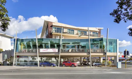 Millennium Hotel New Plymouth, Waterfront Отели рядом с достопримечательностью «Те-Рева-Рева»