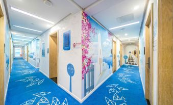 Jinglai Hotel (Shanghai Lujiazui Century Avenue subway station store)