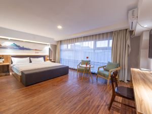 Quanrun Travel Hotel