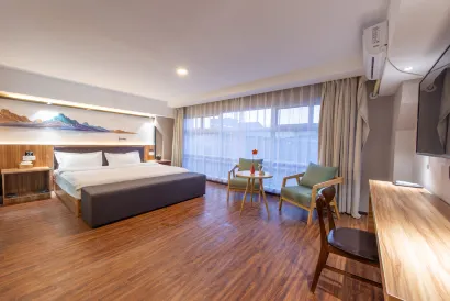 Quanrun Travel Hotel