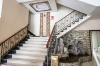 Wenshan Haoting Business Hotel (Qihua Square Ethnic Village Branch)