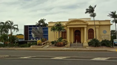 Central Studio Accommodation Hotels near Heron Island ferry terminal