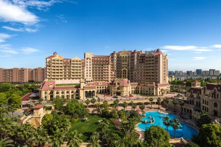 Radisson Blu Forest Manor Shanghai Hongqiao Отели рядом с достопримечательностью «Shanghai Guoji Qichecheng-Qiche Zhanlan Center»