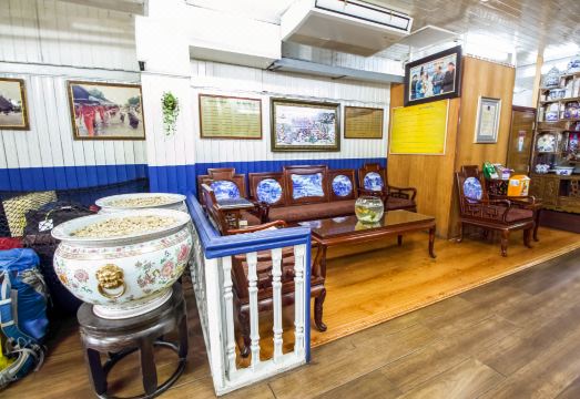 차이나타운 MRT 역 근처 호텔 전경