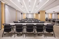 Weihai Rongcheng shidao Atour Hotel