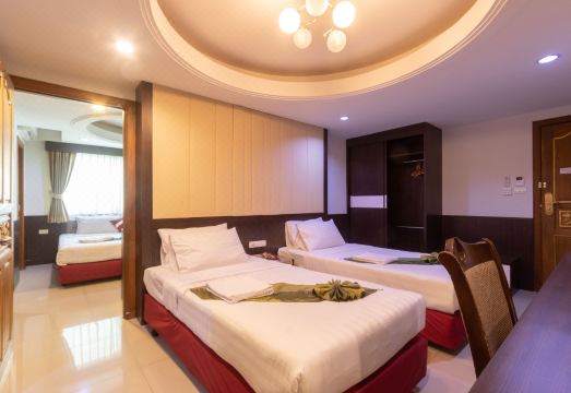 구스토 프라투남 호텔 레스토랑 또는 바