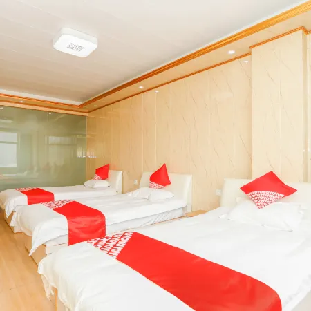 Hexian Yunshan Business Hotel