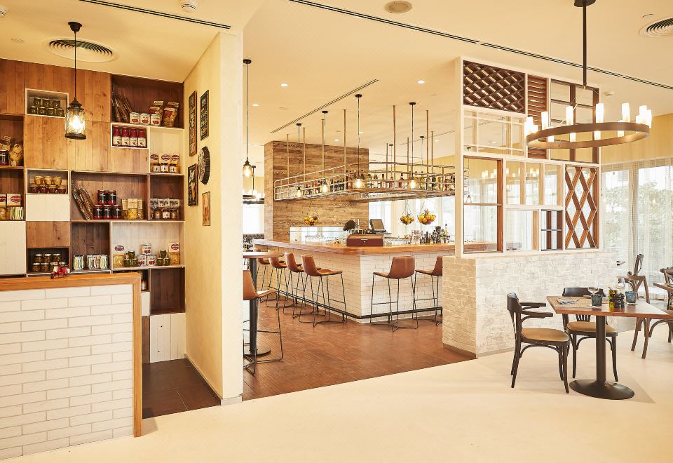 Pullman Jumeirah Lakes Towers Hotel and Residence Over view