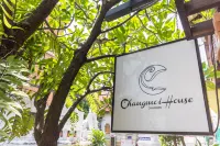 Changmoi House (Little Village)