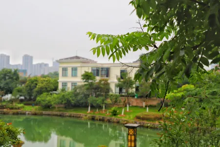 Donghu Hotel Отели рядом с достопримечательностью «Yichun Drum Tower»