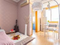 武汉彩虹中的彩虹公寓 - 精致一室二床房