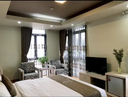 F & F Hotel