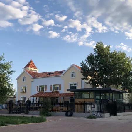 Burqin Mibei Boutique Homestay (Russian Style Pedestrian Street Branch)