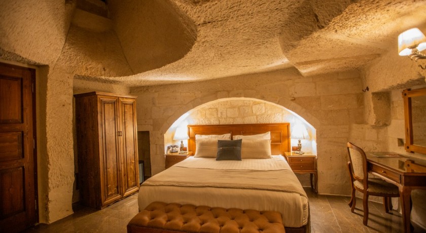 Artemis Cave Suites