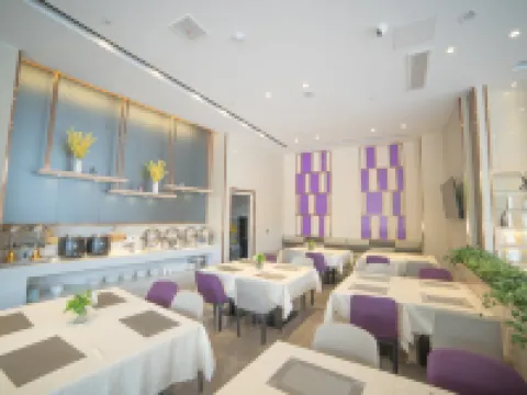 麗楓飯店（武漢歡樂谷仁和路地鐵站店）