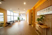 Yujinzhou Light Luxury Hotel