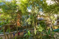 Xishuangbanna Qinghui Hotel (Gaozhuang Star Night Market)