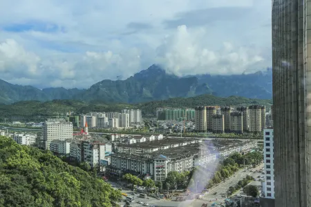 Meiyi Light Luxury Hotel (Zhangjiajie Pedestrian Street Dayong Ancient City Branch)