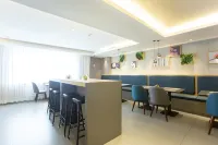 Homeinn Selected Hotel (Heihe Central Avenue Pedestrian Street)