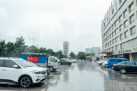 Chuanyu Holiday Hotel - parkir