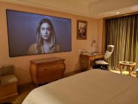 维也纳国际酒店(化州北京东路店) - 影音概念大床房