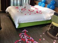 蓝莓酒店(深圳福永地铁站店) - 浪漫情侣房