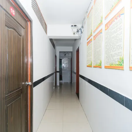 Bazhong Xinrui Inn