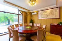 Huayu Hotel