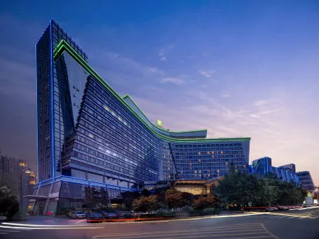 Holiday Inn Chengdu Century City Отели рядом со станцией Shuangliu Railway Station