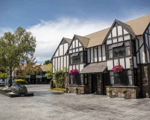 Scenic Hotel Cotswold Hotels in Christchurch