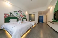 Yelia Hotel (Ding'an Bus Station Store) Hotels near Ding'an Library