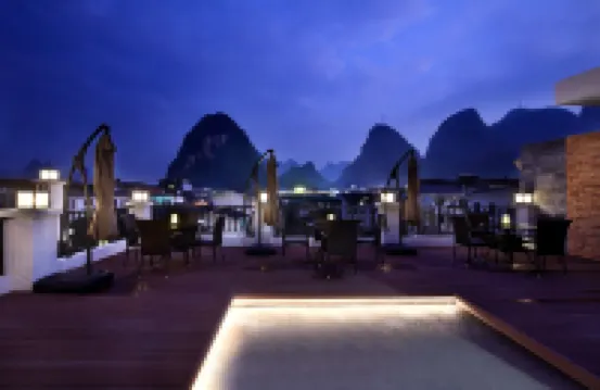 โรงแรมเว่ยป๋อ ซานชู (ถนนตะวันตก หยางซั่ว ลี่เจียง)
