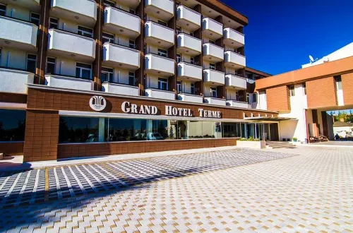 Grand Terme Hotel - parking