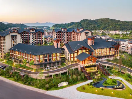 Huangshan Ro-easy Resort Отели рядом с достопримечательностью «Hibiscus Valley»